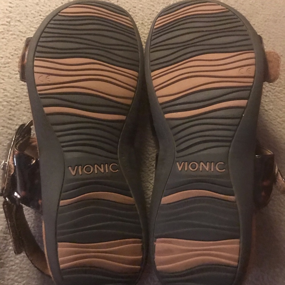 Vionic Tortoise Color Sandals - image 3